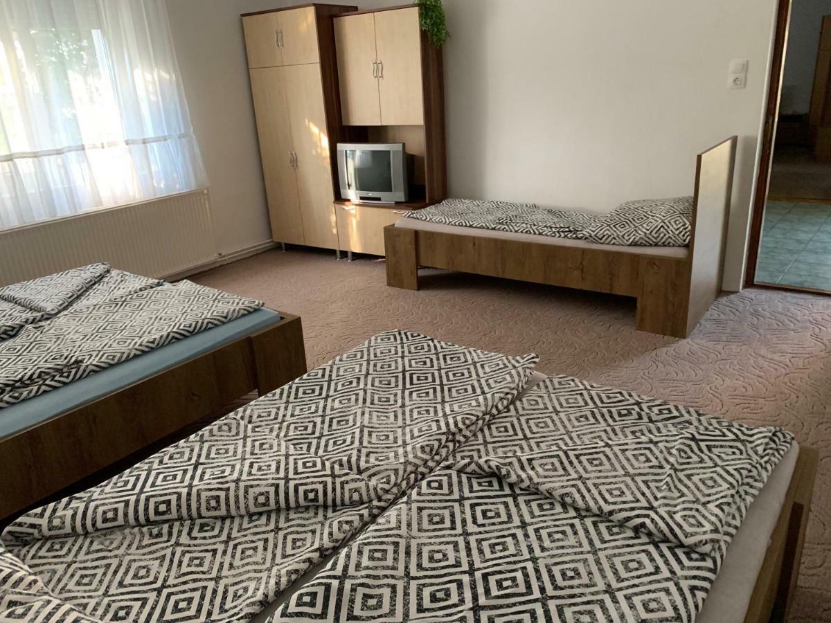 Apartament Viktor Apartmanhaz Zamárdi Zewnętrze zdjęcie